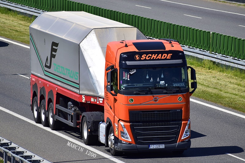 _DSC4374-crop-SCHADE-VOLVO FH V.JPG