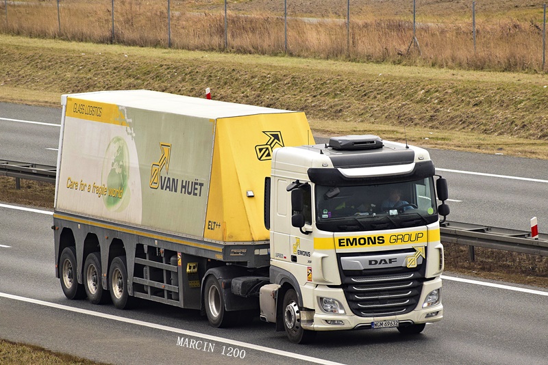 _DSC1580-crop-DAF XF 106 II- Emons Group.JPG