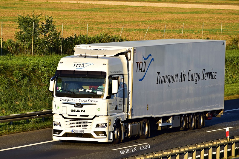 _DSC6742-crop-MAN TGX II - TAJ.JPG