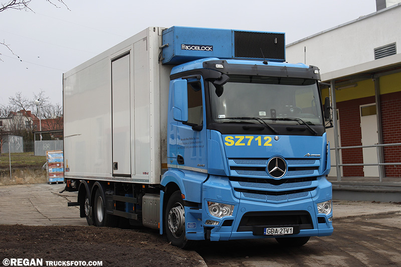 Mercedes-Benz Antos - Biedronka.jpg