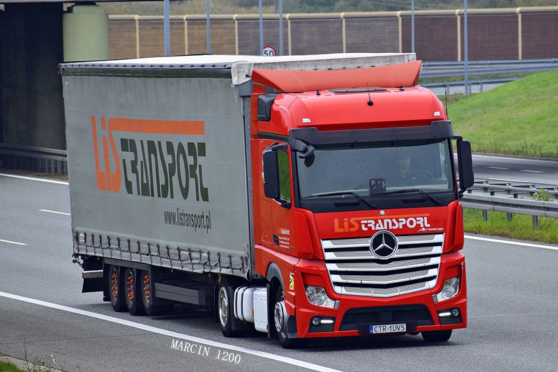 _DSC7185-crop-LIS TRANSPORT-Mercedes-Benz Actros MP4.JPG