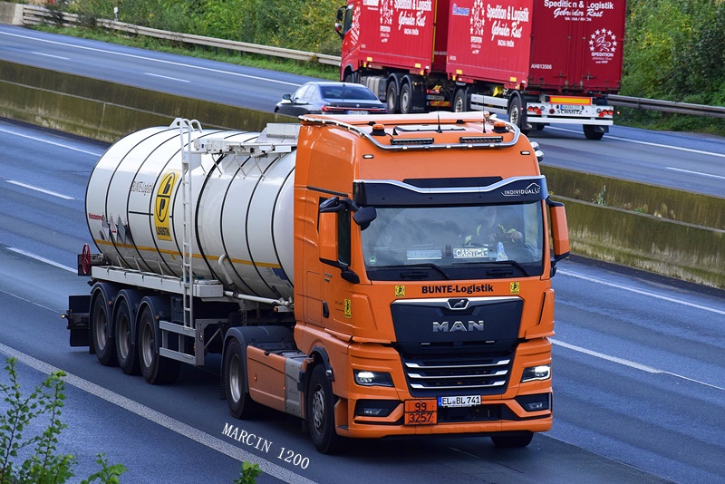 _DSC7541-crop-BUNTE-MAN TGX II INDIVIDUAL.JPG