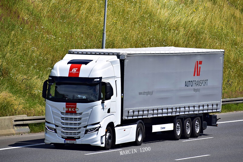 _DSC4960-crop-Auto-Transport Rogalscy-IVECO S-WAY.JPG
