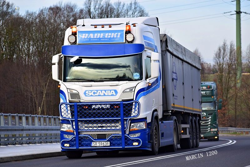 _DSC8875-crop-RADECKI-Scania R NG Highline.JPG