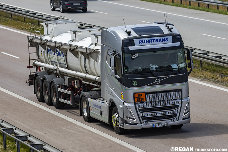 Volvo FH5 - Ruhrtrans.jpg