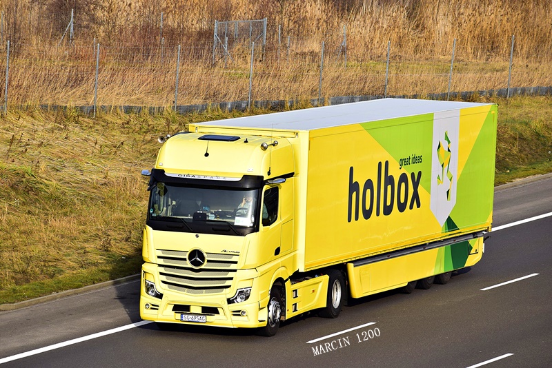 _DSC8866-crop-HOLBOX-Mercedes-Benz Actros MP5.JPG