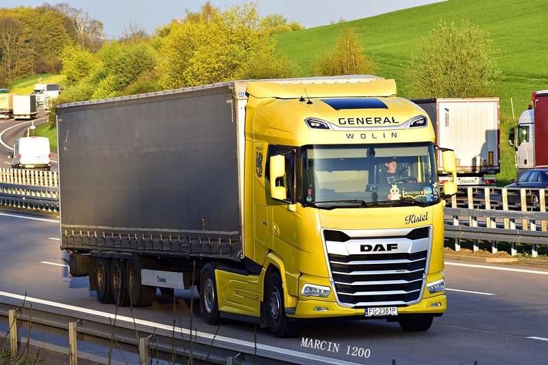 _DSC2561-crop-GENERAŁ WOLIN KISIEL - DAF XG.JPG