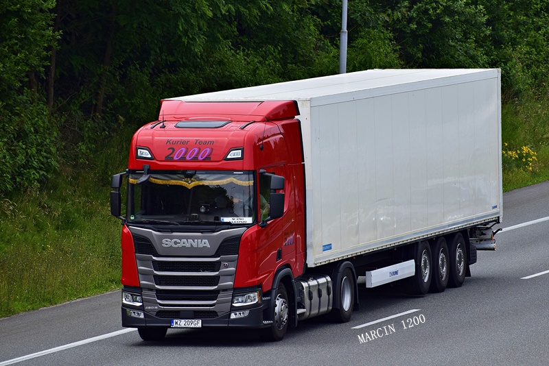 _DSC4931-crop-Kurier Team 2000-SCANIA R460.JPG