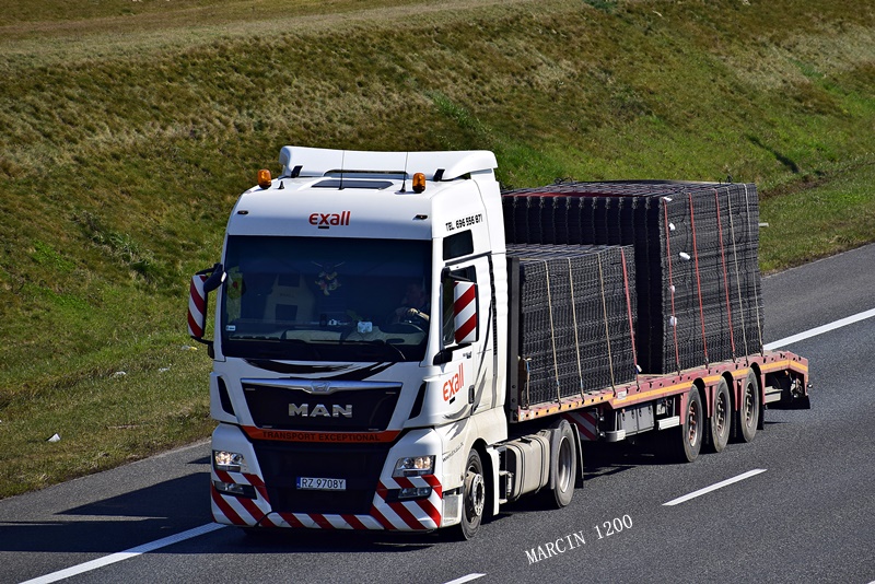 _DSC4877-crop-EXALL-MAN TGX Euro6.JPG