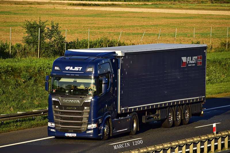 _DSC6736-crop-FAJST-SCANIA S580 V8.JPG