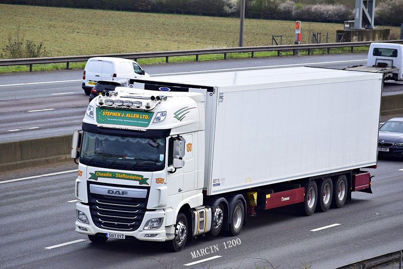 _DSC0277-crop-Stephen J Allen-DAF XF 106.JPG