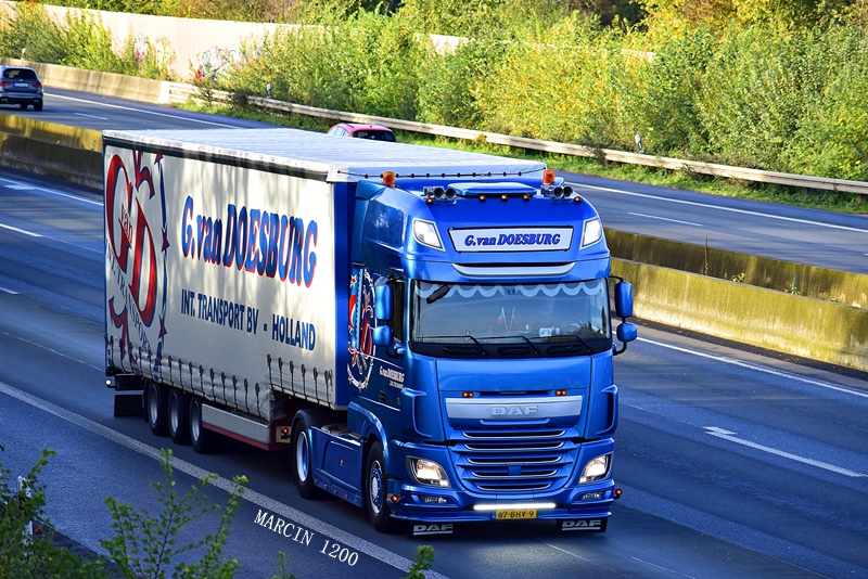 _DSC7615-crop-G. van Doesburg-DAF XF 106 II.JPG