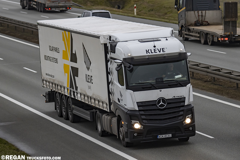 Mercedes-Benz Actros L - Kleve Solar.jpg