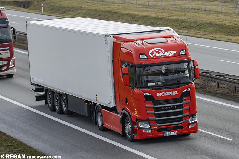 Scania 460S Super - Skarp.jpg