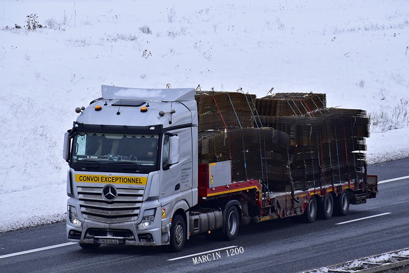 _DSC9118-crop-Autoprzybylski-Mercedes-Benz Actros MP4.JPG