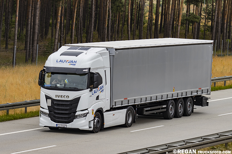 Iveco S-Way Lauvjah.jpg