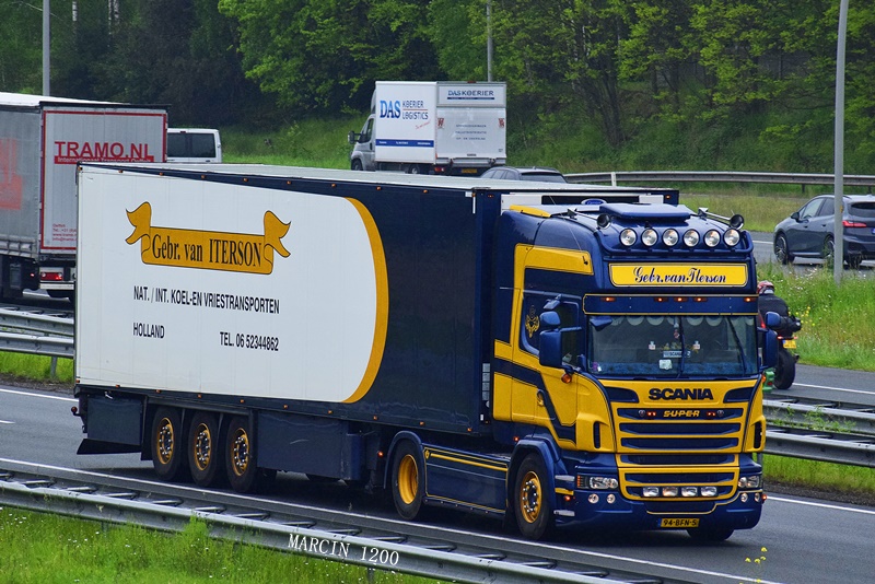 _DSC4156-crop-Gebr. van Iterson-SCANIA RII.JPG
