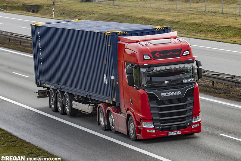 Scania 530S V8 - MajorkaTrans.jpg
