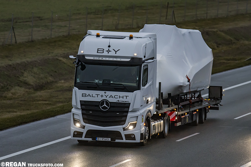 Mercedes-Benz Actros L - Balt Yacht.jpg