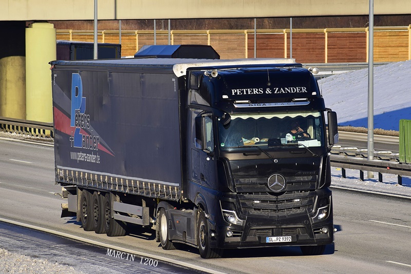 _DSC8964-crop-Peters & Zander-Mercedes-Benz Actros L.JPG