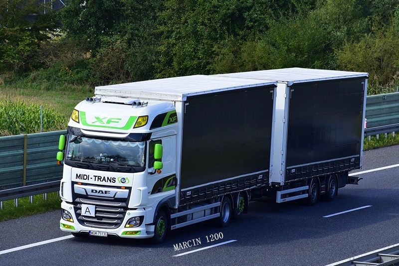 _DSC6597-crop-MIDI-TRANS-DAF XF 106 II.JPG
