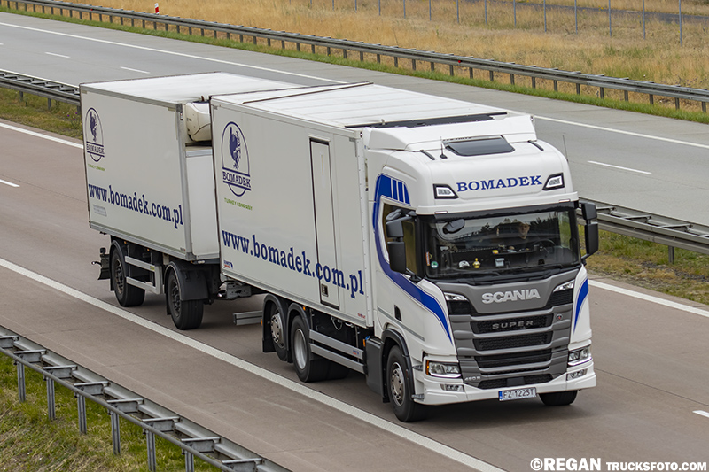 Scania 460R Super - Bomadek.jpg