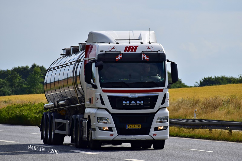 _DSC9396-crop-IAT-MAN TGX Euro6.JPG