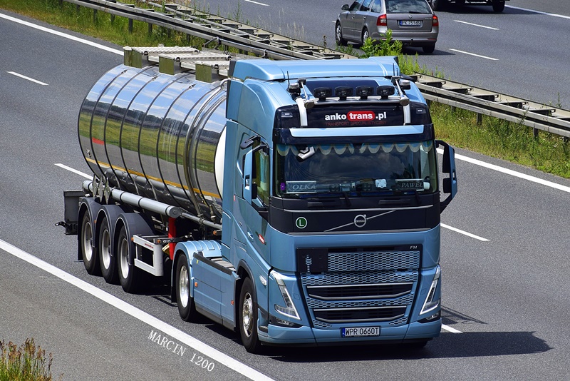 _DSC5043-crop-ANKO-VOLVO FH V.JPG