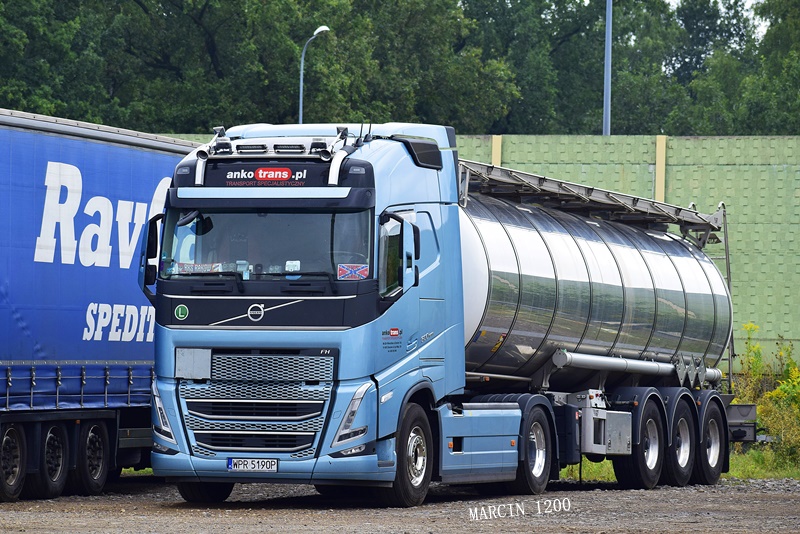 _DSC6327-crop-ANKO-VOLVO FH V.JPG