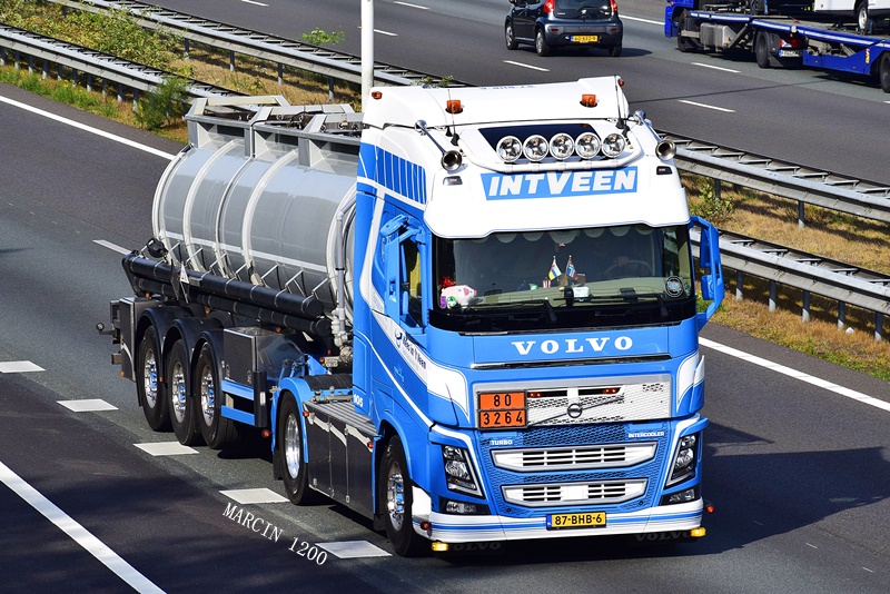 _DSC8321-crop-Volvo FH IV-INTVEEN.JPG