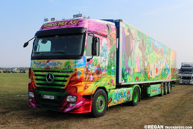 Mercedes-Benz Actros MP2 - EIA Smerfy.jpg