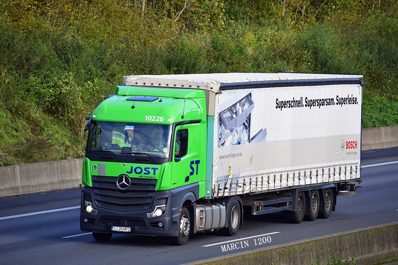 _DSC7869-crop-JOST-Mercedes-Benz ActrosL MP5.JPG