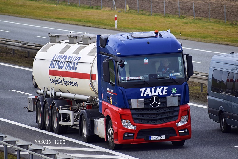 _DSC9709-crop-Mercedes-Benz Actros MP4 - Alfred Talke.JPG