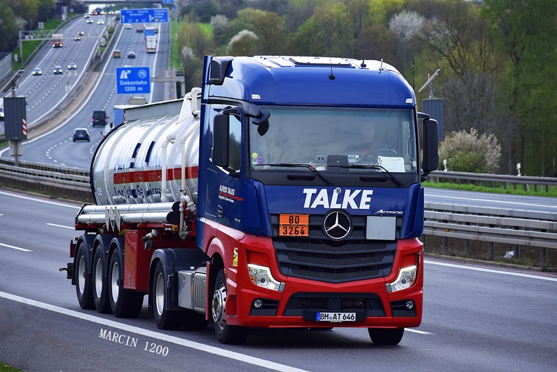 _DSC1149-crop-Mercedes-Benz Actros MP5 - Alfred Talke.JPG