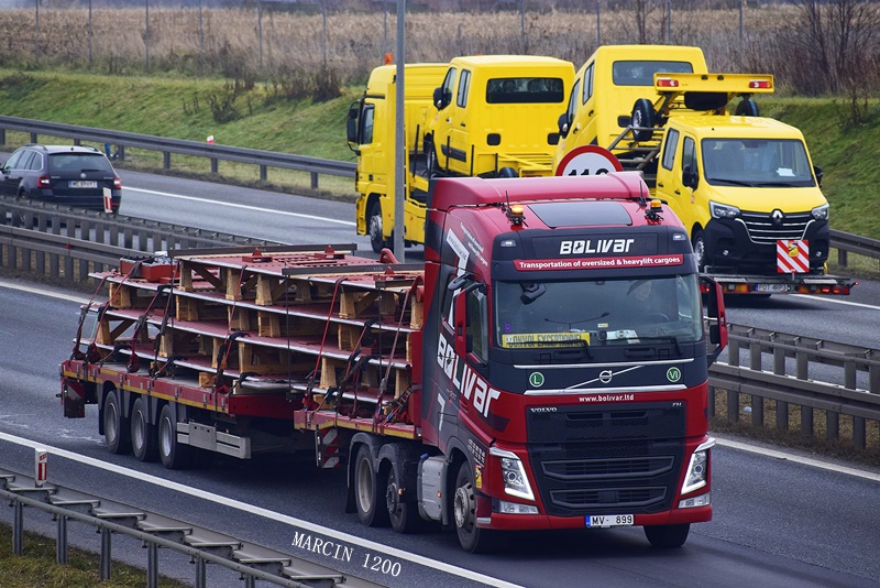 _DSC8615-crop-Bolivar-VOLVO FH IV.JPG