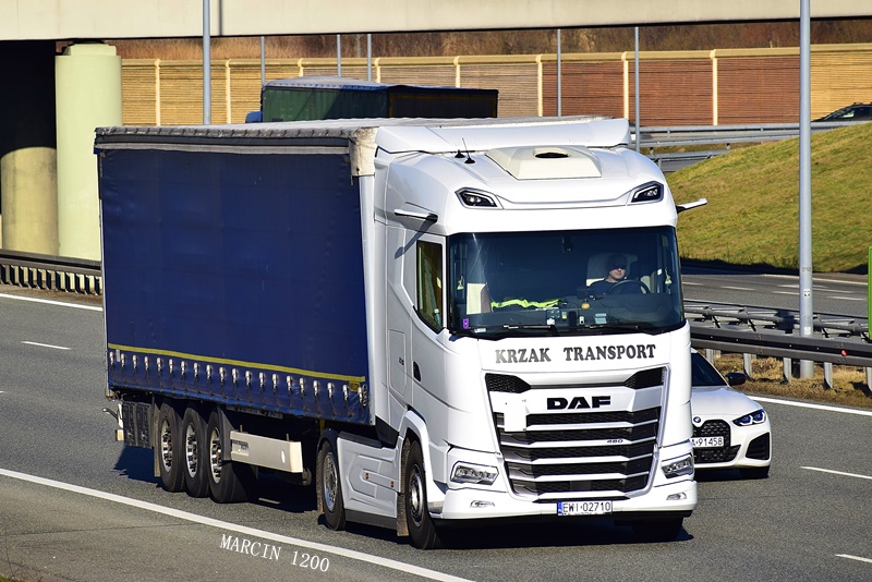 _DSC9355-crop-KRZAK TRANSPORT-DAF XG.JPG