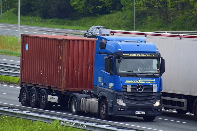 _DSC3884-crop-Express Euroscan-Mercedes-Benz Actros MP4.JPG
