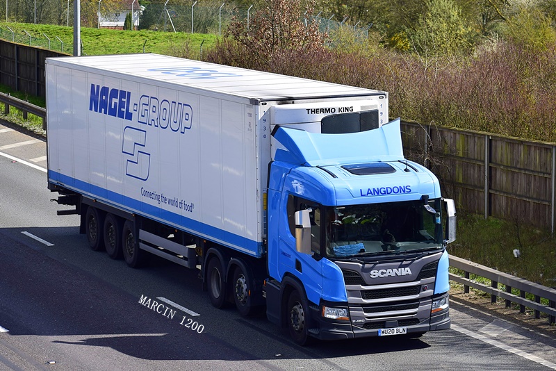 _DSC1001-crop-Langdons-nagel-SCANIA P450.JPG