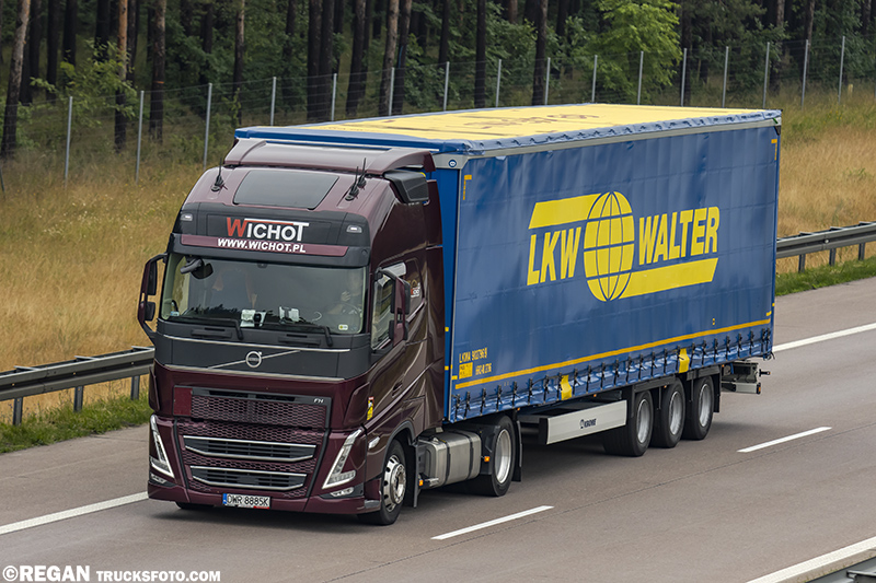 Volvo FH5 - Wichot Transport.jpg