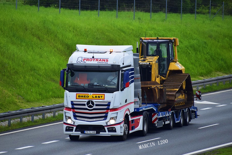 _DSC4308-crop-Protrans-Mercedes-Benz Actros MP4.JPG