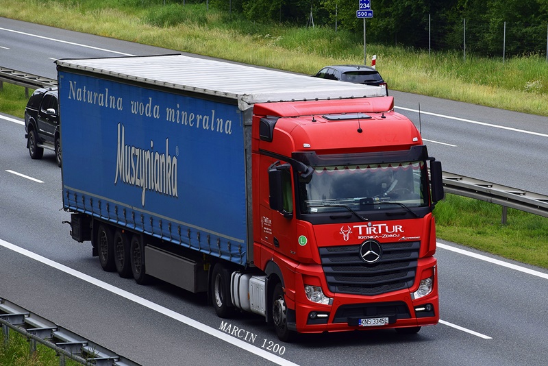 _DSC4443-crop-Tirtur-Mercedes-Benz Actros MP4.JPG