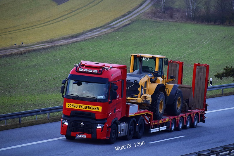 _DSC9437-crop-Auto Przybylski-Renault Range T Evo.JPG