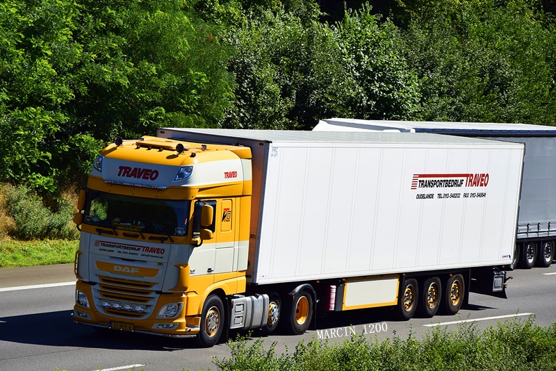 _DSC4795-crop-Traveo-DAF XF 106.JPG