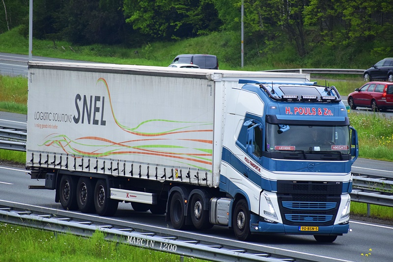 _DSC4040-crop-H. Pouls & Zn.-Volvo FH V.JPG