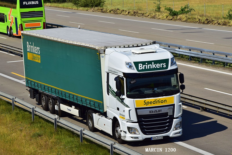 _DSC9417-crop-BRINKERS-DAF XF 106.JPG