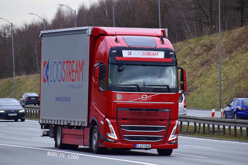 _DSC9996-crop-Logistream-VOLVO FH V.JPG