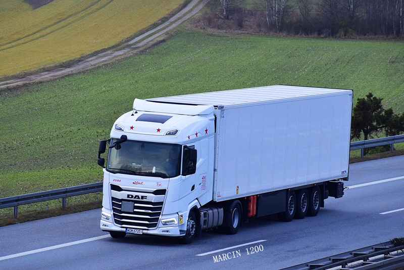 _DSC9443-crop-M&J Stucki-DAF XG.JPG