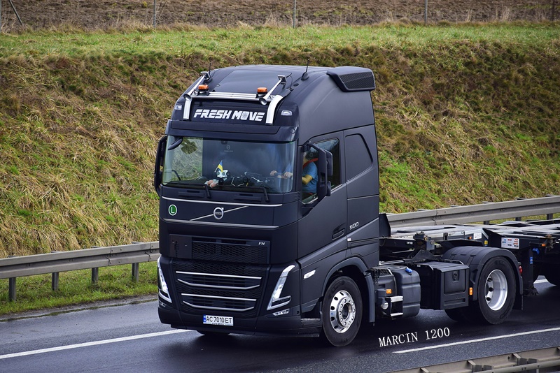 _DSC9933-crop-FreshMove-VOLVO FH V.JPG