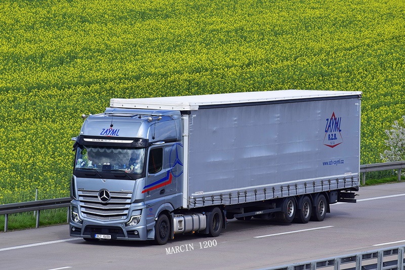 _DSC2151-crop-ZAYML-Mercedes-Benz Actros MP5-Schwarzmüller.JPG