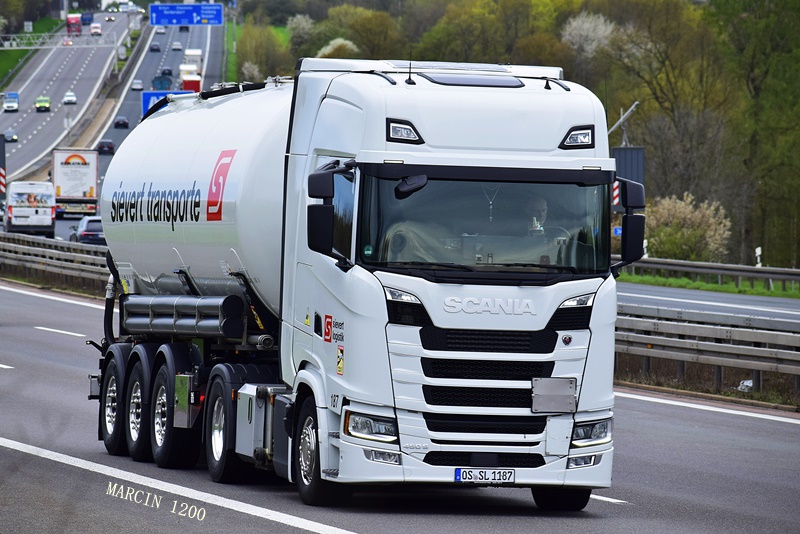 _DSC1212-crop-Sievert Transporte-SCANIA S450.JPG